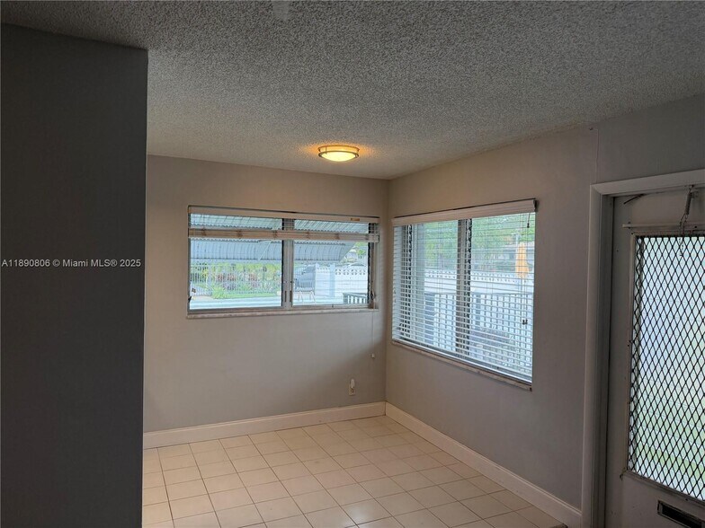 Building Photo - 2020 NE 51st Ct