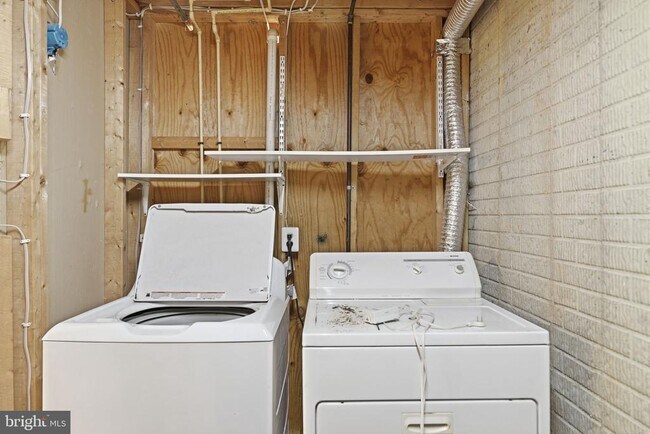 Building Photo - 3052 Benefit Ct
