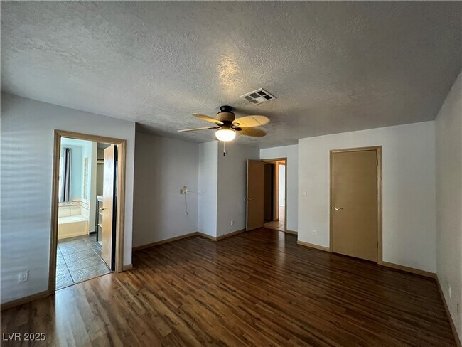 Building Photo - 4325 Silvercrest Ct