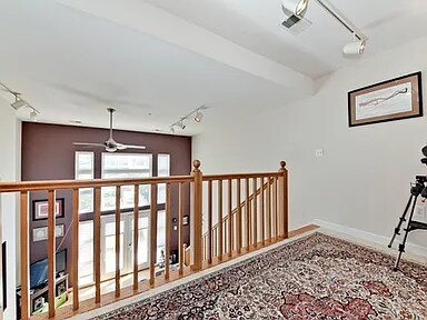 Building Photo - 602 Kentucky Ave SE