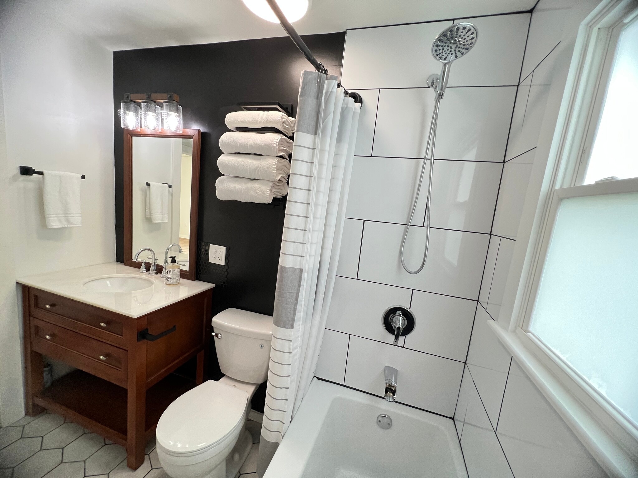 Building Photo - 7900 Richard St