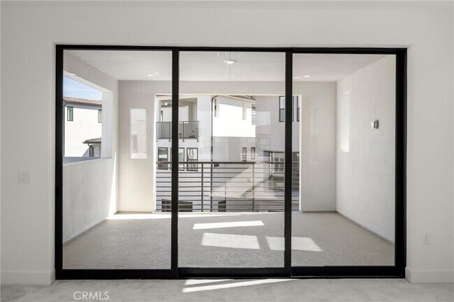 Building Photo - 164 Apron