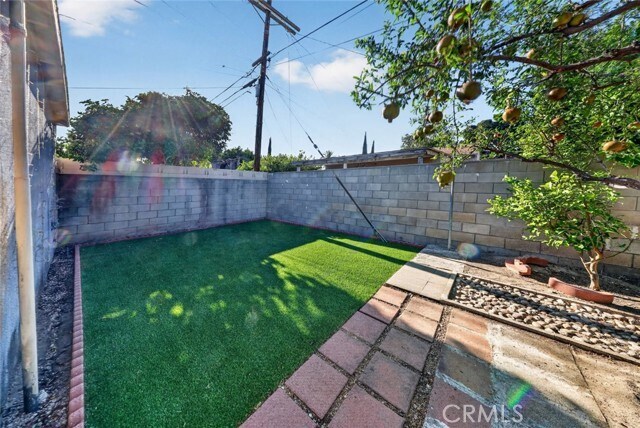 Building Photo - 11407 Delano St