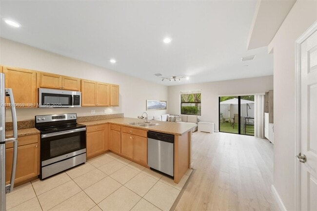 Building Photo - 3392 W 92nd Pl