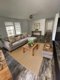 Building Photo - 46 Joymar Dr