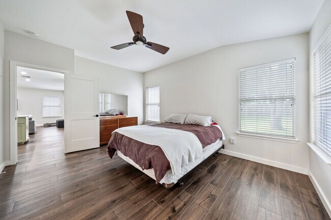 Building Photo - 8809 Corran Ferry Dr