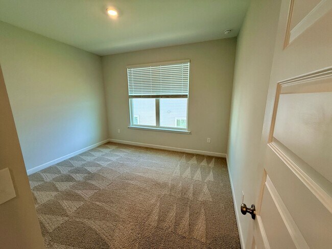 Building Photo - Beautiful 3BR Townhome with Garage in Buckhorn Branch – Clayton, NC