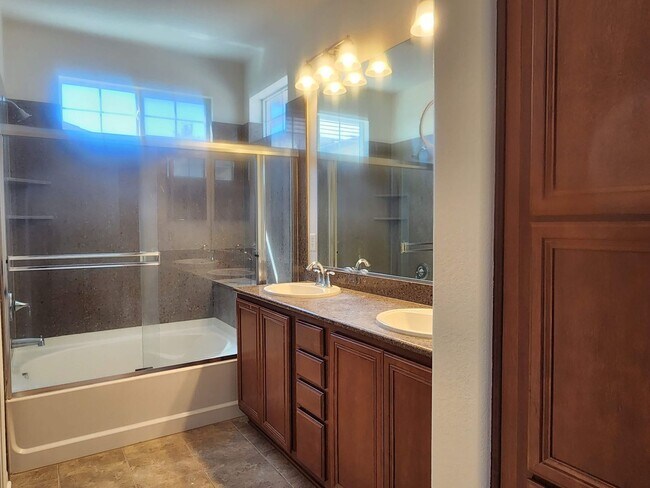 Building Photo - Beautiful home in Kiley Ranch.