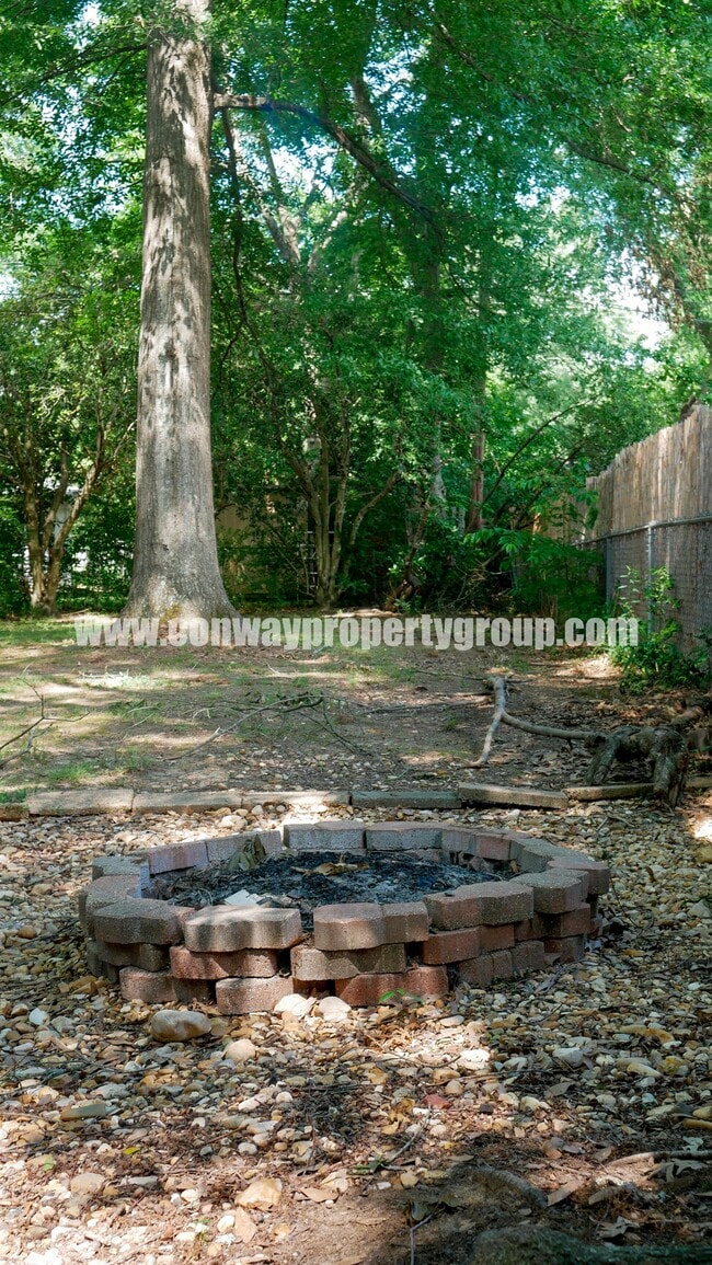 Building Photo - 2602 Robinson Ave