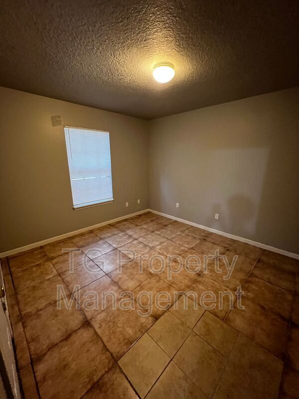 Building Photo - 7651 Bob O Link Rd