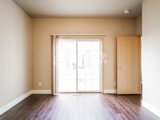 Building Photo - 3856 Oranda St