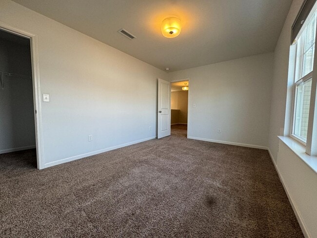 Building Photo - 115 Fortress Dr