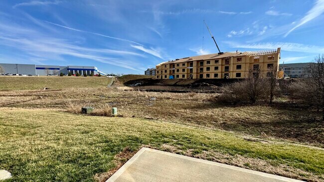 Building Photo - 2492 Feathersound Wy