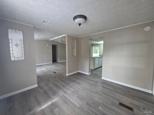 Building Photo - 8906 Figland Ave