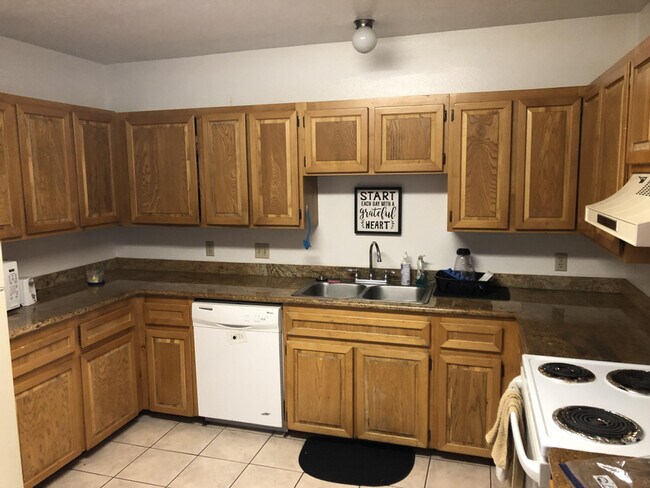 Building Photo - 655 E. 600 North #12 E