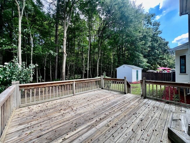 Building Photo - Gorgeous 4 Bedroom 2.5 Bath home in the he...