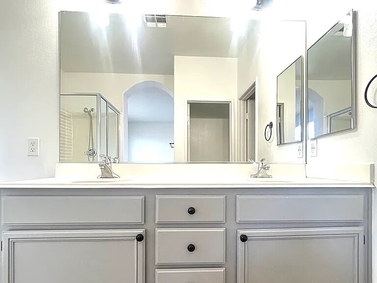 Building Photo - 29912 Cool Meadow Dr