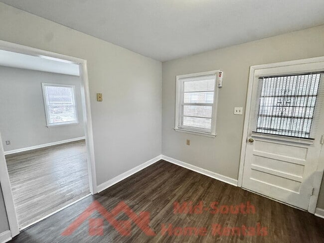 Building Photo - 3594 W Sutton Dr