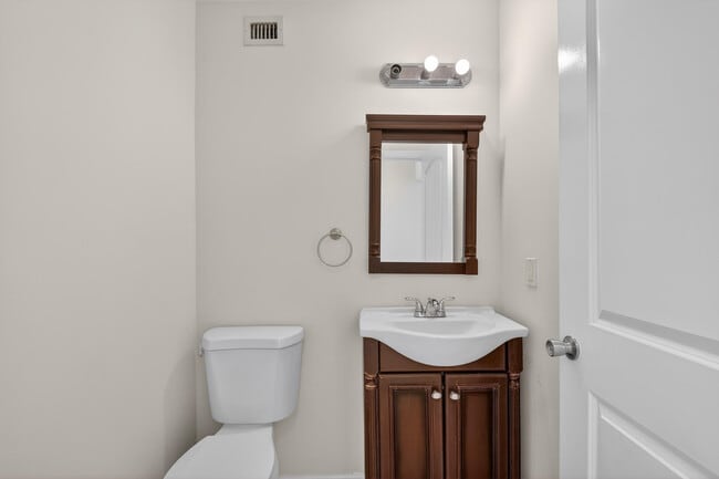 Building Photo - 5352 Bosque Ln