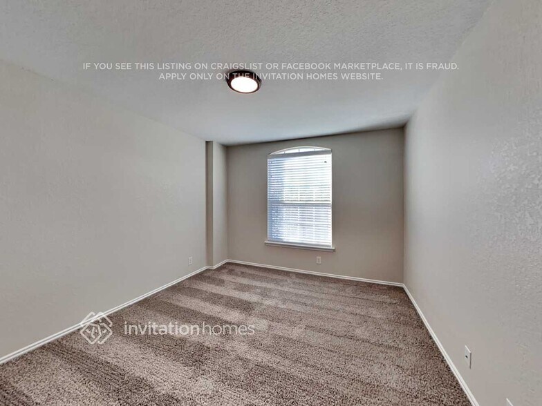 Building Photo - 114 Finch Knoll