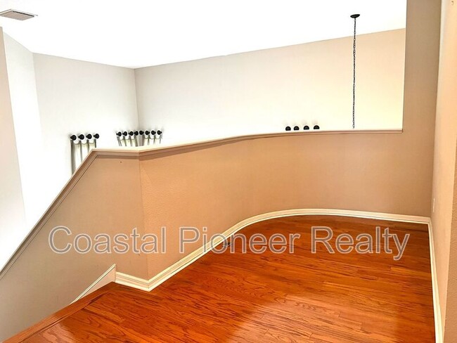 Building Photo - 9524 Greenpointe Dr