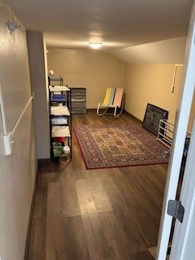 Building Photo - Bright and Spacious Condo for Rent in Downtown Verona