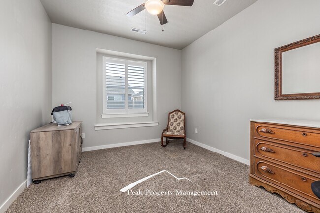 Building Photo - 18272 N Wild Goose Ave