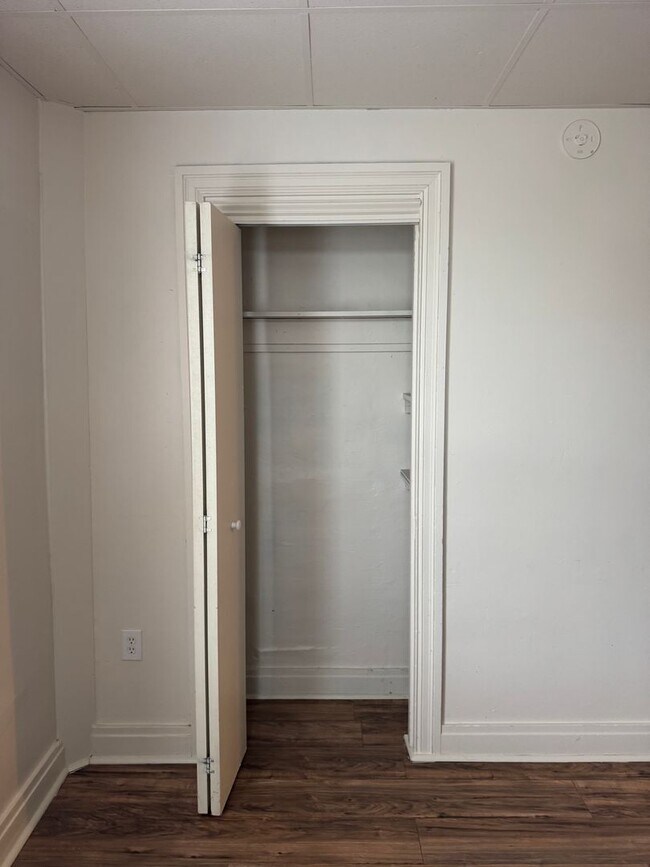 Building Photo - 1559 W King St