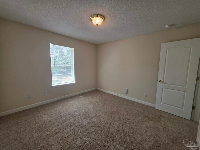 Building Photo - 720 Buoy Dr