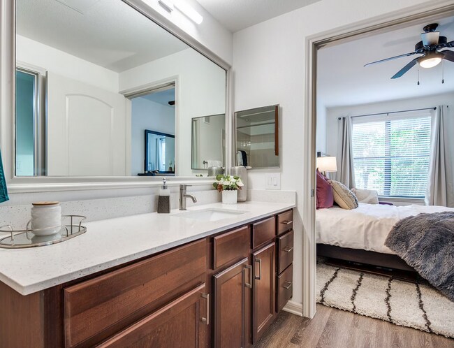 Building Photo - 3194 Parkwood-754.7