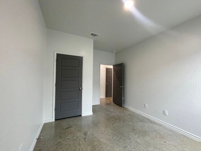 Building Photo - 224 Riptide Dr