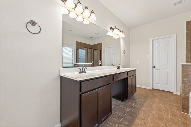 Building Photo - 13202 Versace Dr