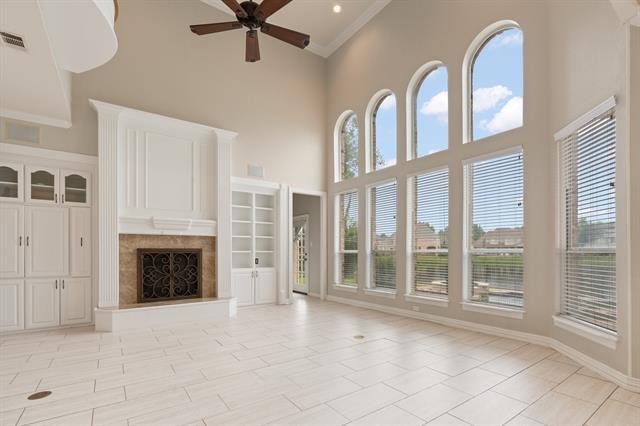 Building Photo - 905 Brazos Dr
