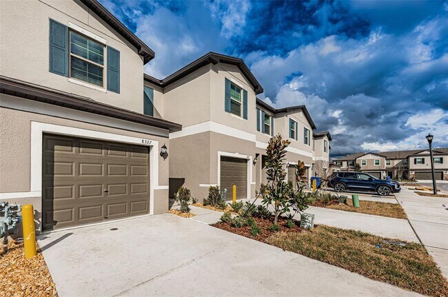 Building Photo - 8327 Crescent Oaks Dr