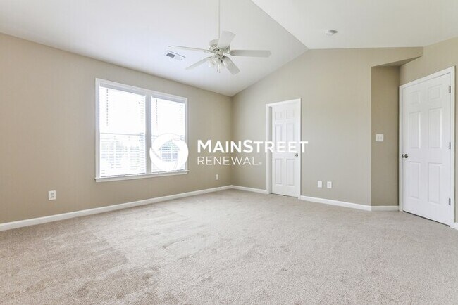 Building Photo - 4 Bedroom Pet-Friendly Home in Smithfield, NC with Main Street Renewal