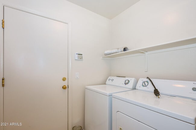 Building Photo - 12417 W Yuma St