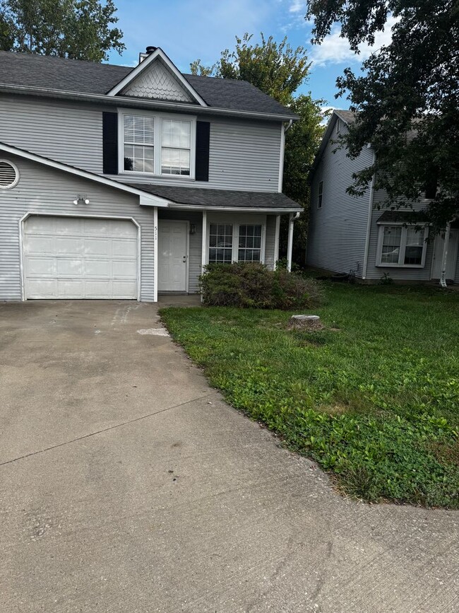 Primary Photo - 509/511 Chris Dr