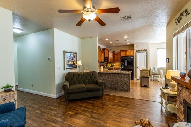 Building Photo - Beautiful 3 bed 2 bath Home!