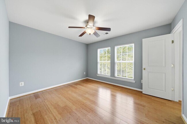 Building Photo - 13131 Clarksburg Square Rd