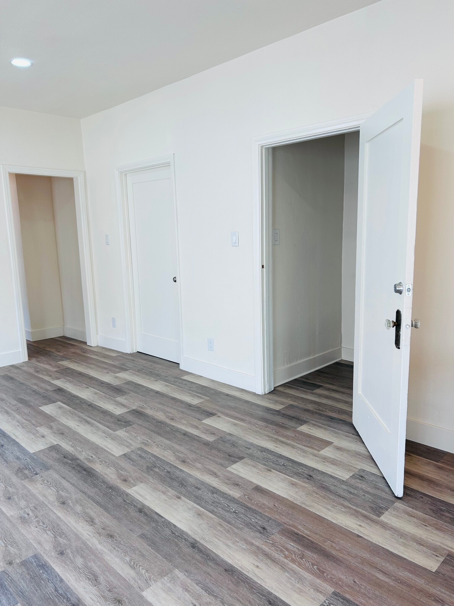 Spacious living room closet. - 4043 1/2 W 21st St