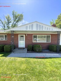 Building Photo - Charming Home with Expansive Yard in Prime Draper Location