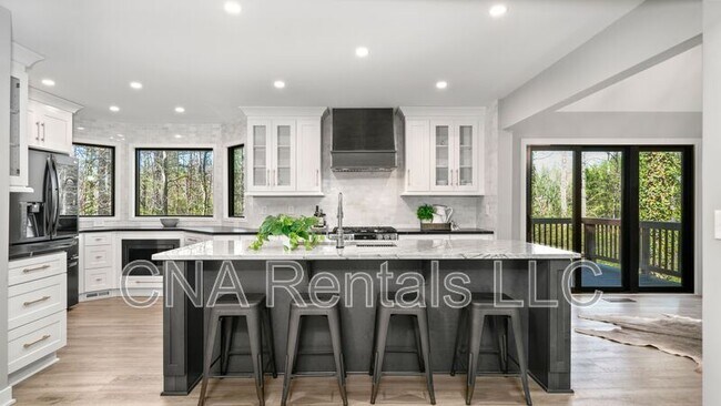 Building Photo - 870 Mitsy Ridge Dr