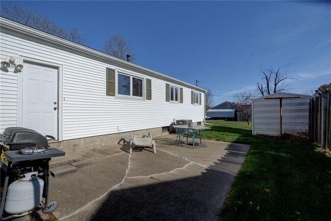 Building Photo - 9 Glenview Dr