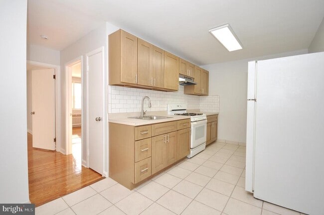 Building Photo - 8037 Pine Rd