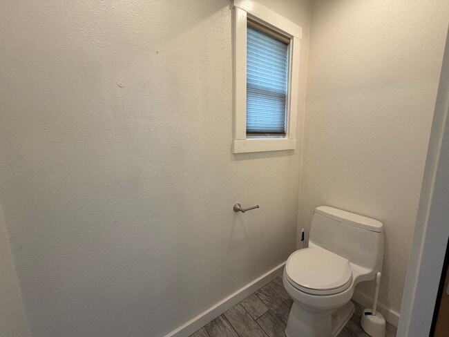 Building Photo - Beautifully Updated East Anchorage Home