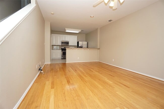 Building Photo - Location, Location! A Must-See Midtown Gem!