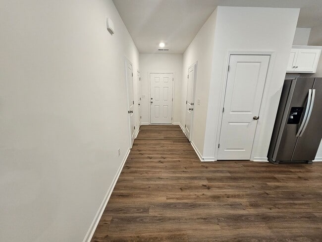 Building Photo - Townhome in great Concord community