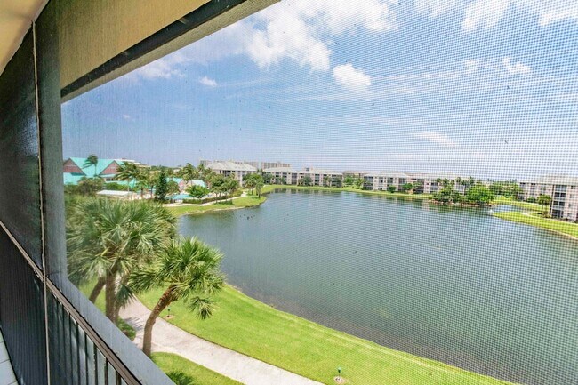 Building Photo - 353 S US Hwy 1