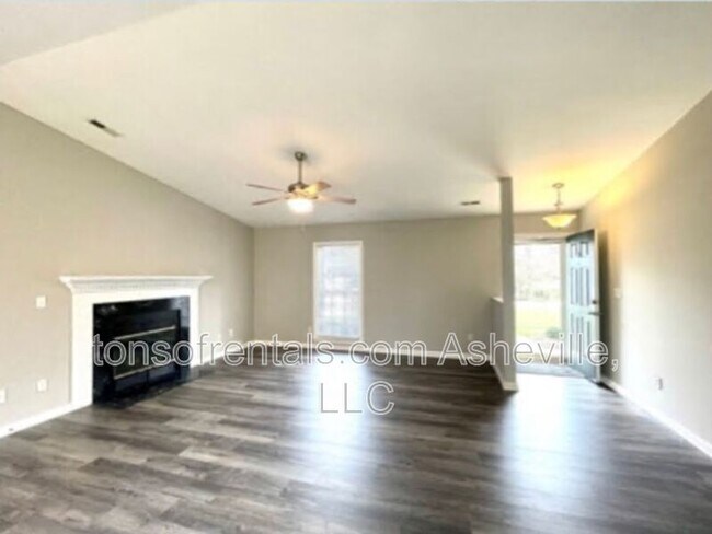 Building Photo - 307 Spring Field Court
