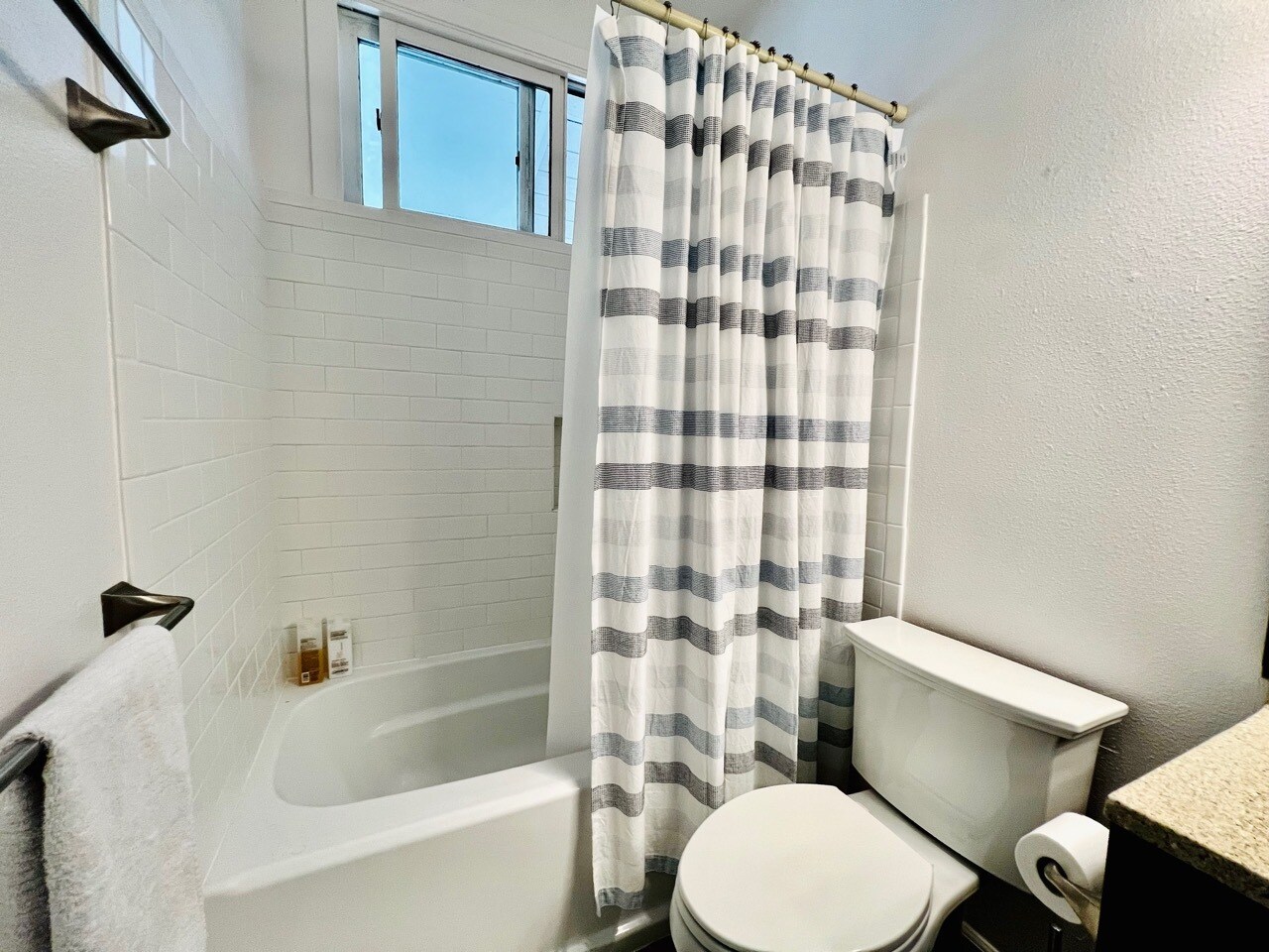 Building Photo - 3795 Kelii Pl